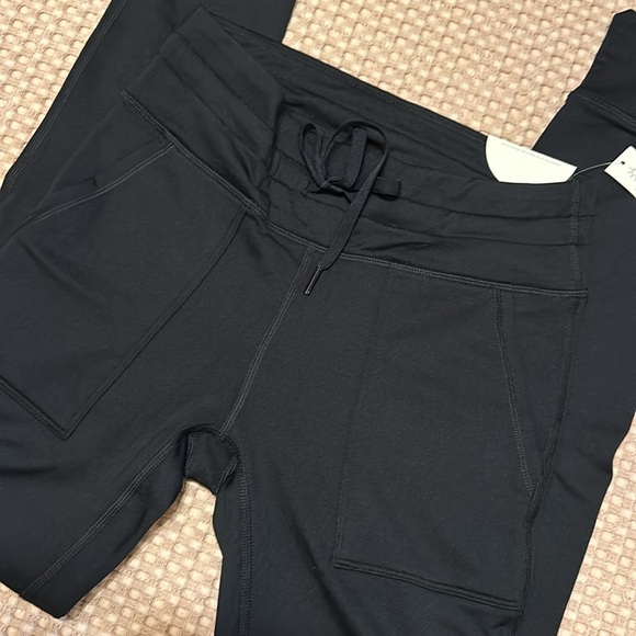 New leggings/joggers size Medium - Picture 2 of 5